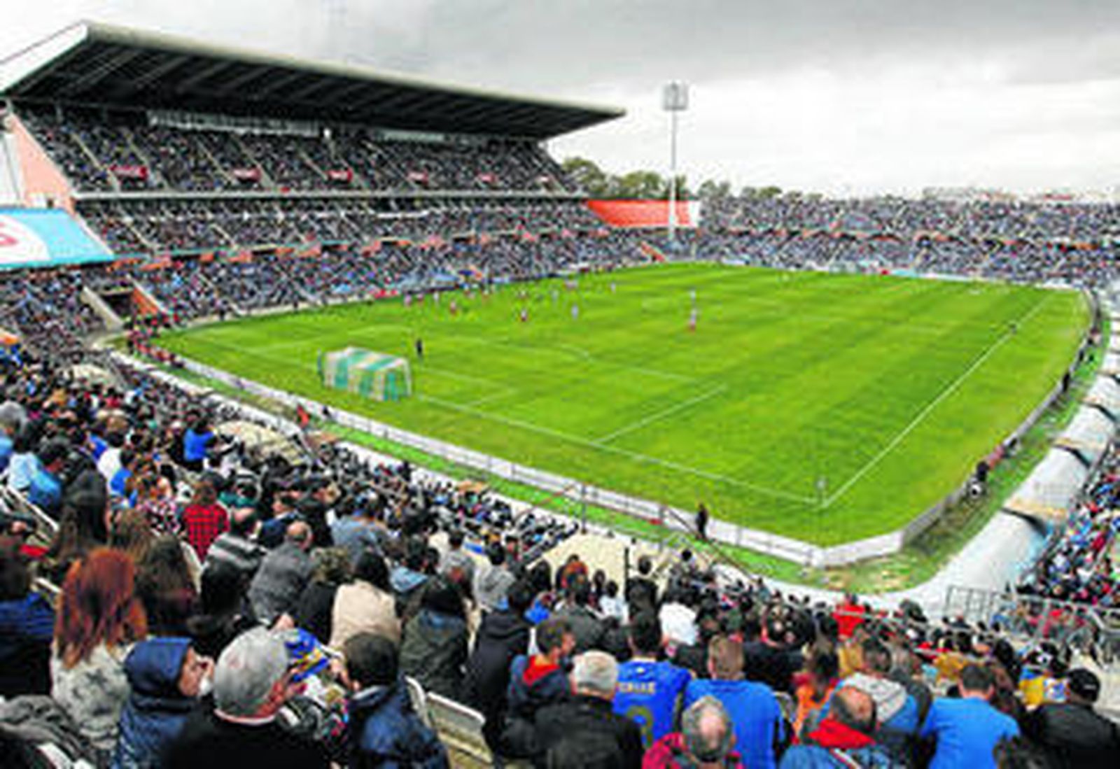 El Nuevo Colombino registró un lleno absoluto el pasado sábado ante el Granada B.