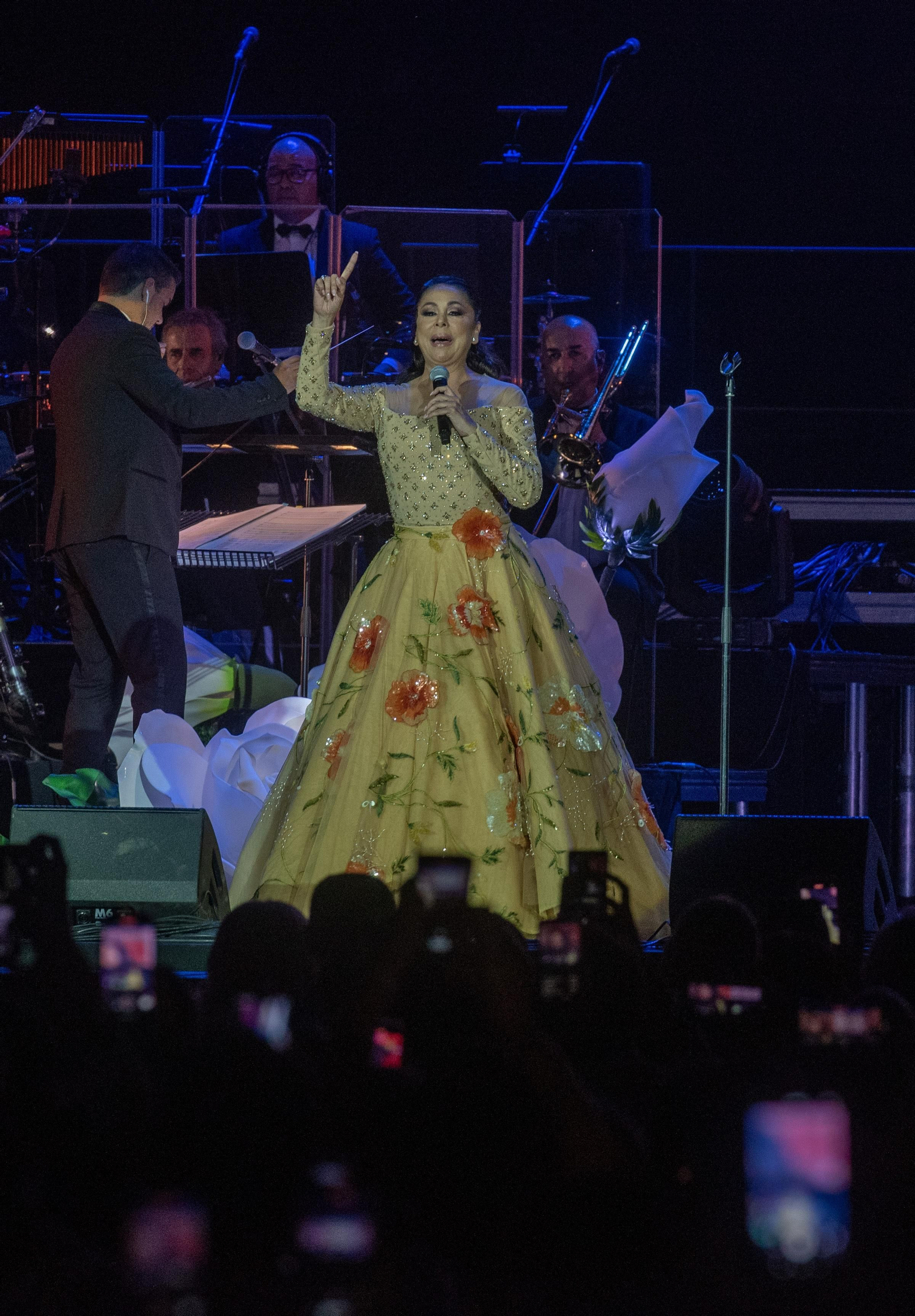 Las imágenes del concierto de Isabel Pantoja