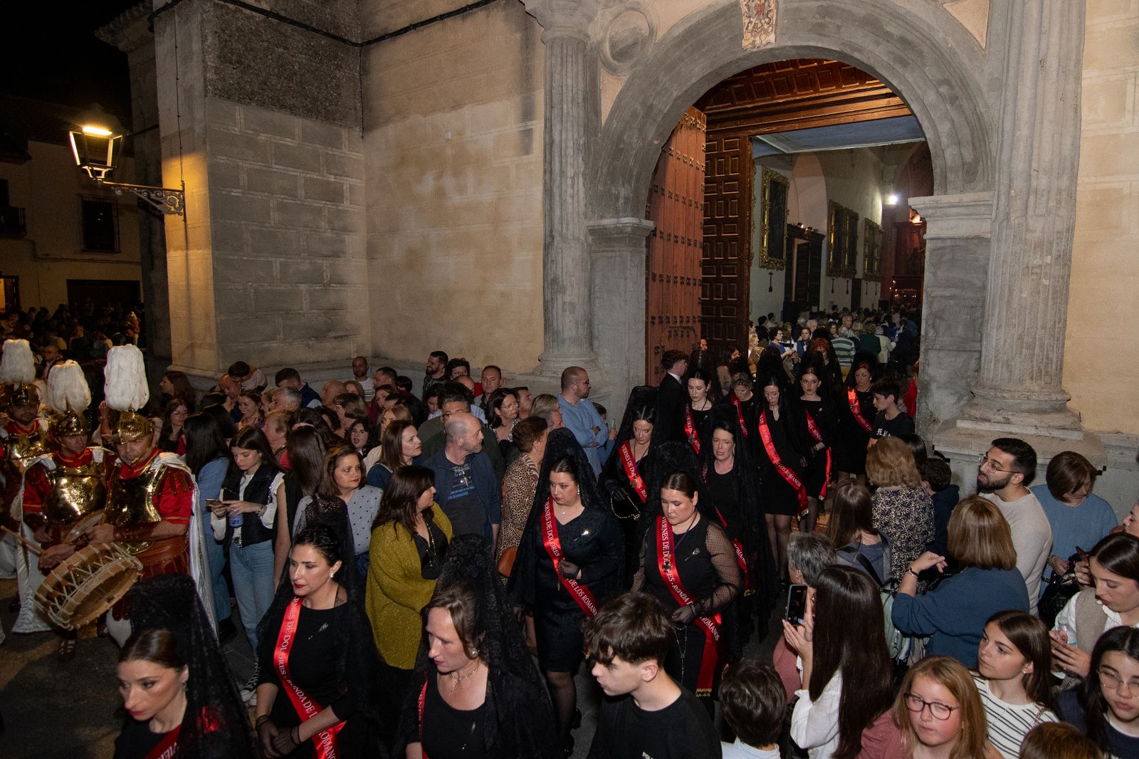 La ronda de Romanos de Montilla, en imágenes