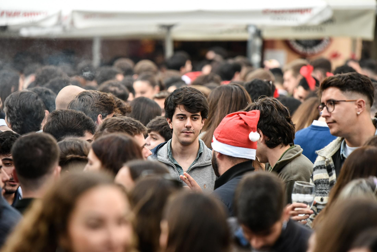 Imágenes de las celebraciones en el centro de Huelva la tarde del 24