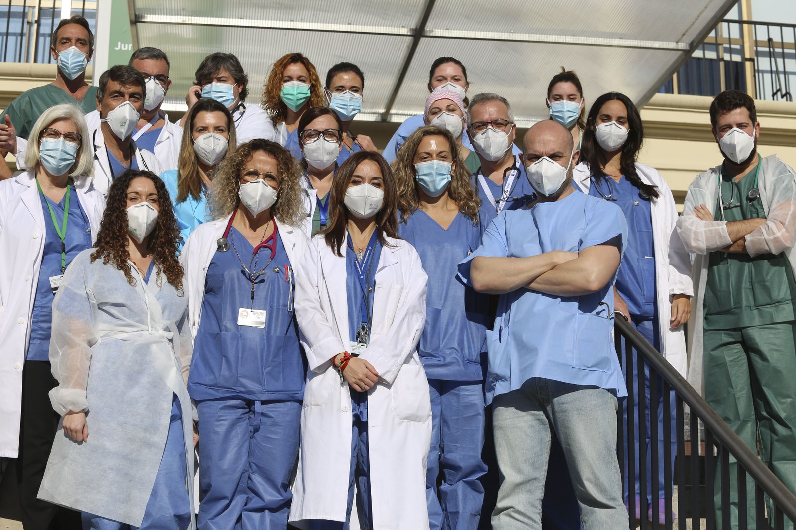 Los sanitarios de Málaga despiden 'el año del coronavirus' y le piden salud a 2021