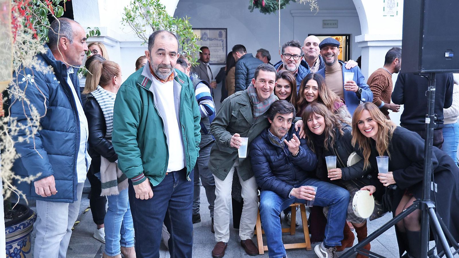 Asistentes a la zambomba.