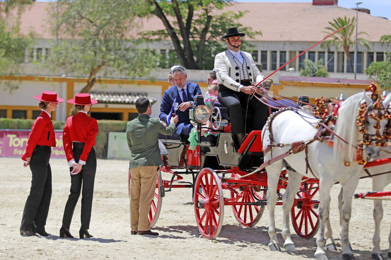 Trofeos de los concursos de Enganches y Morfológicos en la Feria de Jerez