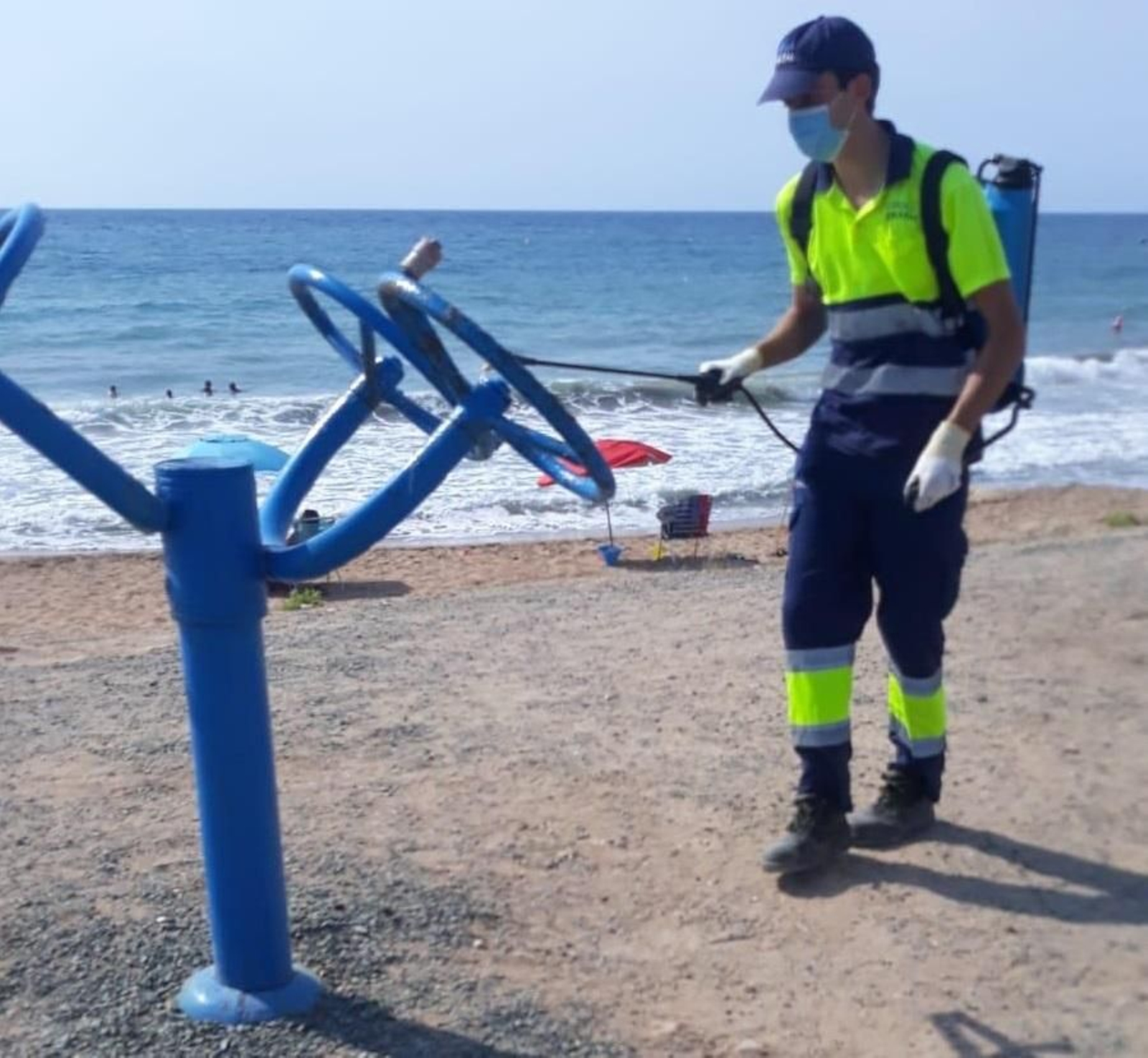 Labores de desinfección en San Juan de los Terreros, Pulpí.