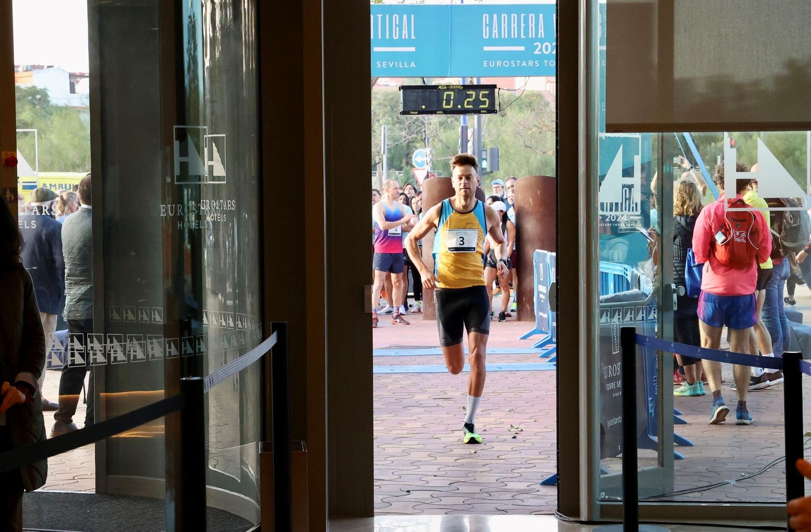 Las fotos de la Carrera Vertical en Torre Sevilla