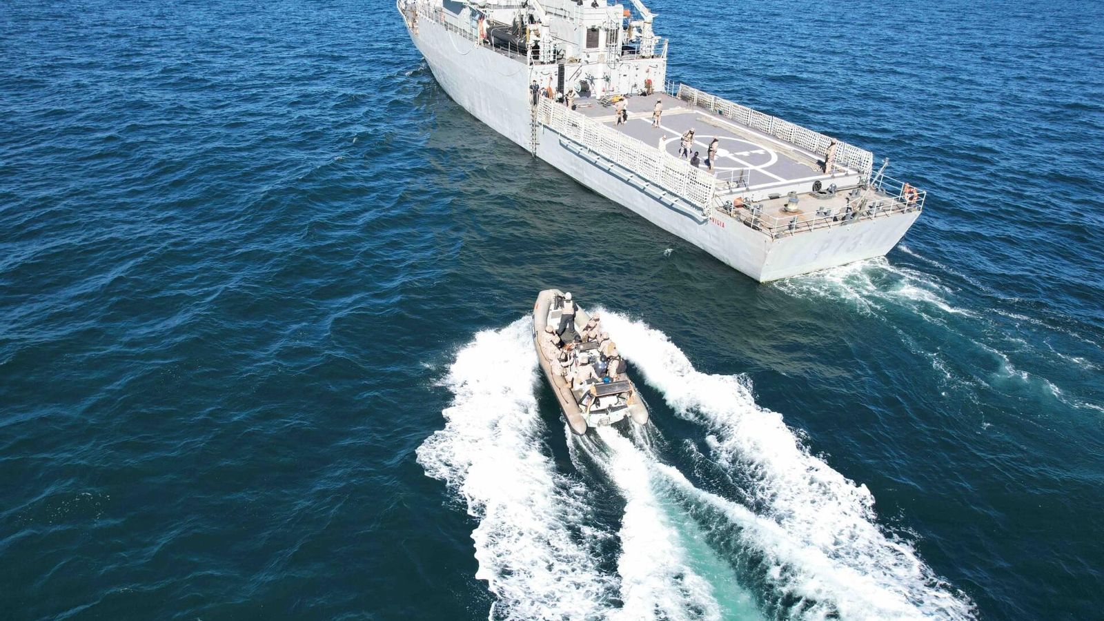 Ejercicio en la mar durante la calificación operativa de la fragata Santa María.