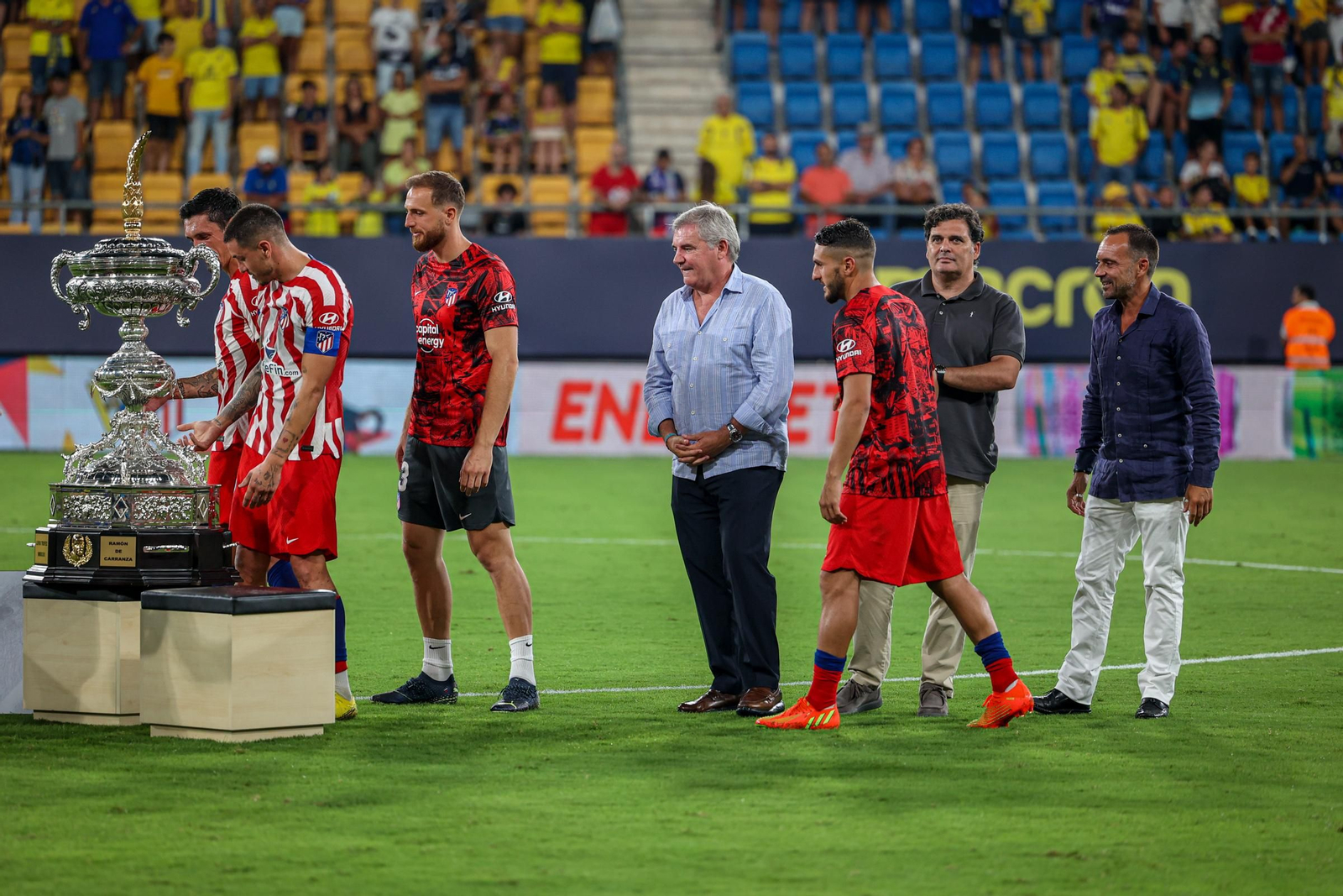 Las imágenes del Cádiz-Atlético de Madrid del Trofeo Carranza