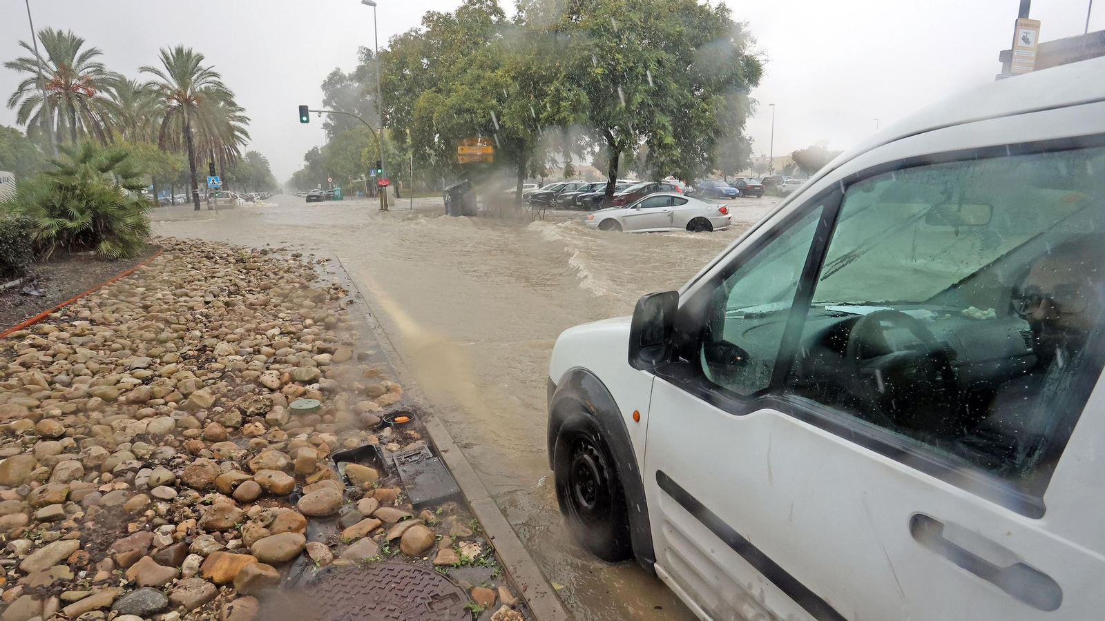 Imágenes del paso de la Dana, inundaciones, destrozos y caos por todo Jerez