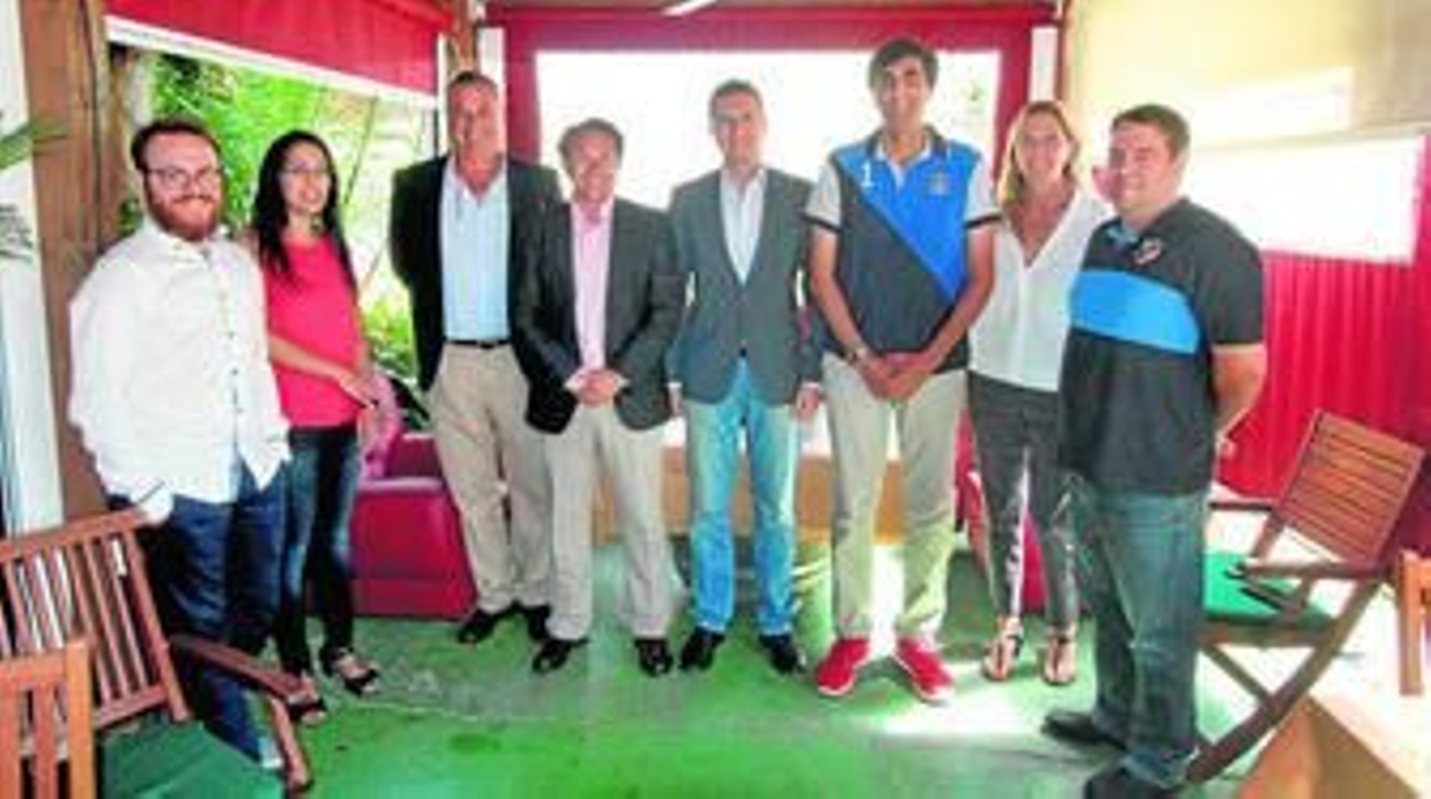 Francis Mena, Raquel Montenegro, Juan Fernández de Mesa, Antonio Feria, Javier Chaparro, Javi Malla, Berta Pascual y Rubén Almagro, de izquierda a derecha.