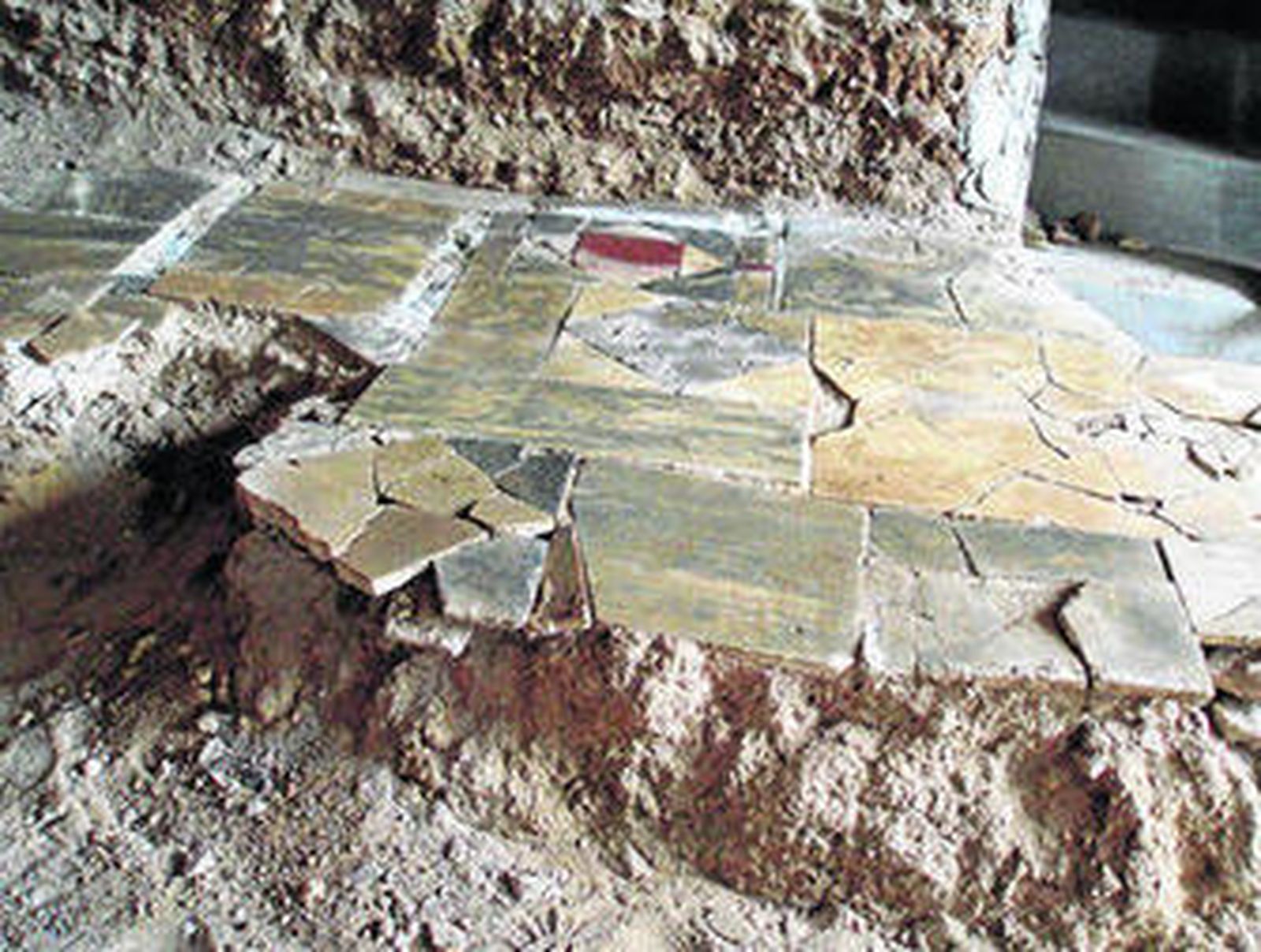 Estado inicial del mosaico, cuando fue localizado hace más de un año y medio.