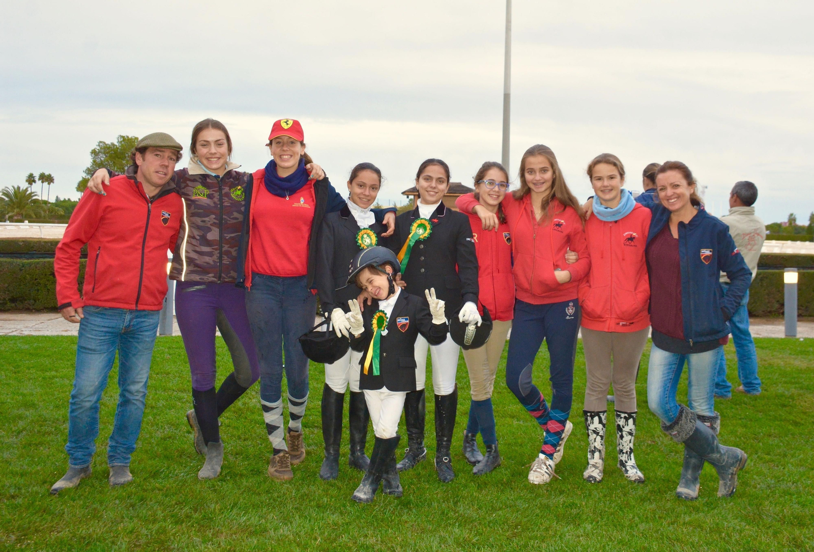 El conjunto del Dressage Sotogrande, ayer en el Club Pineda de Sevilla.