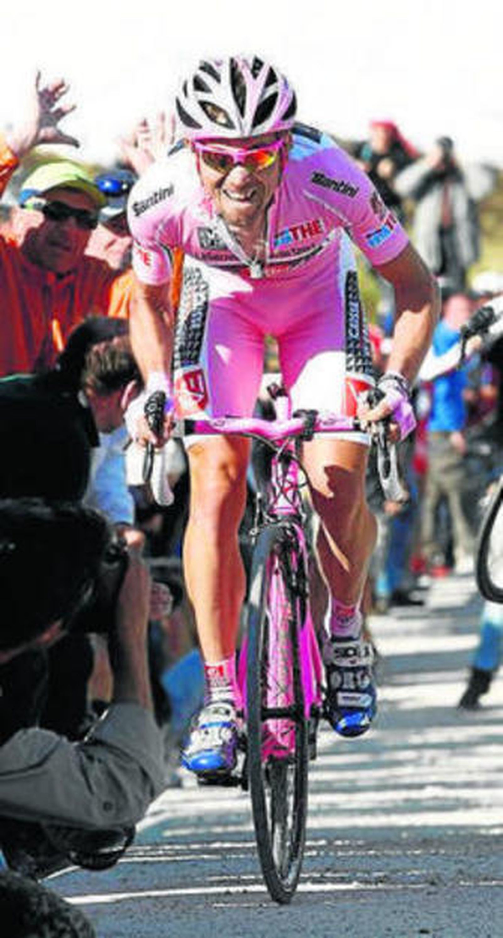 Arroyo sigue líder.