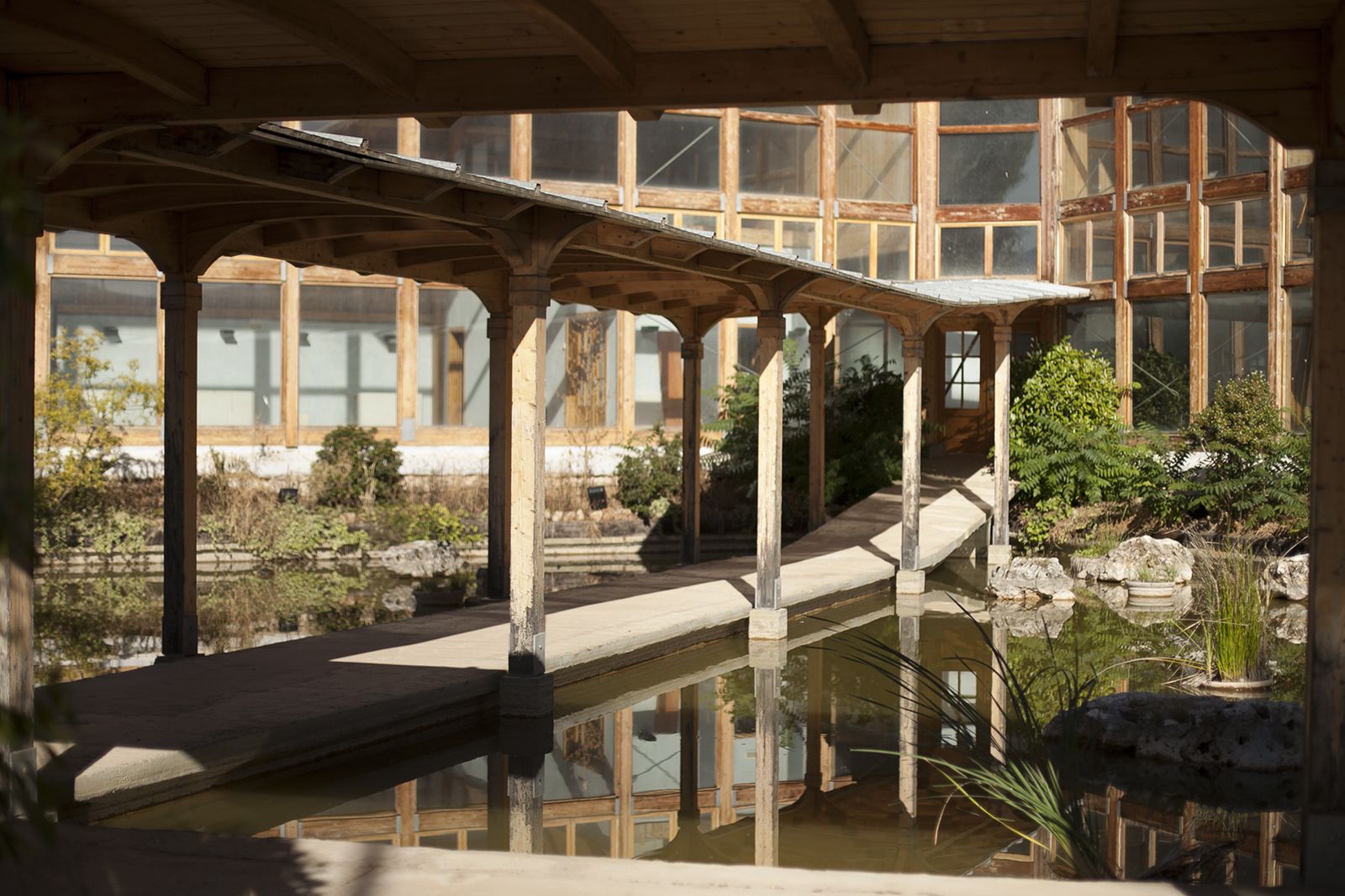 El edificio del mueble rondeño.