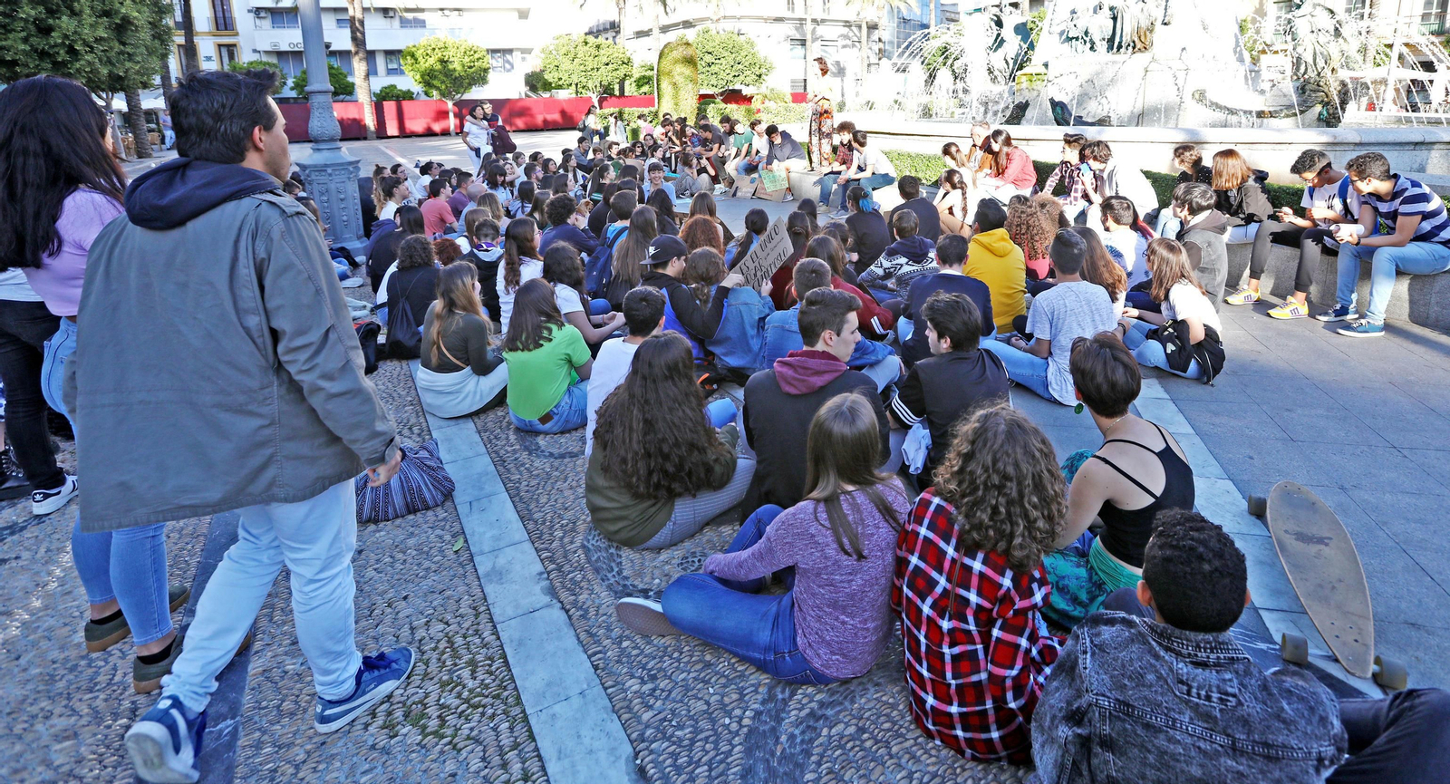 Un momento de la concentración en la plaza del Arenal.