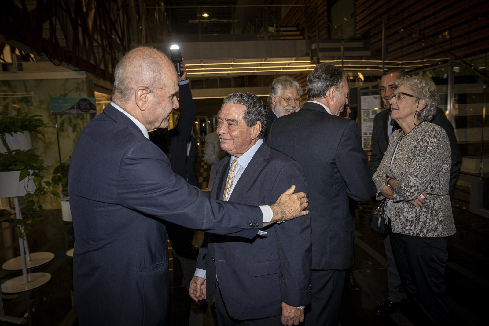Entrega del premio Federico Joly a Augusto Delkáder