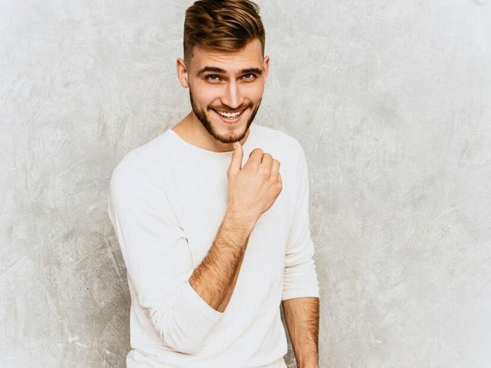 Renovando imágenes y vidas con el auge del injerto capilar en Andalucía