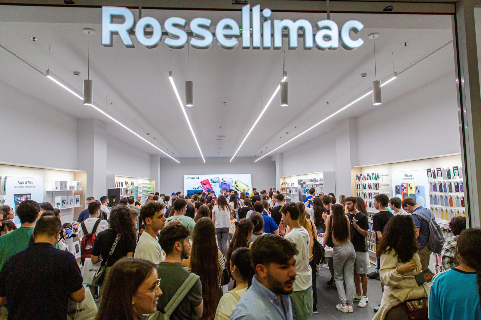 Nueva tienda Apple Premium Partner en  Nervión Plaza