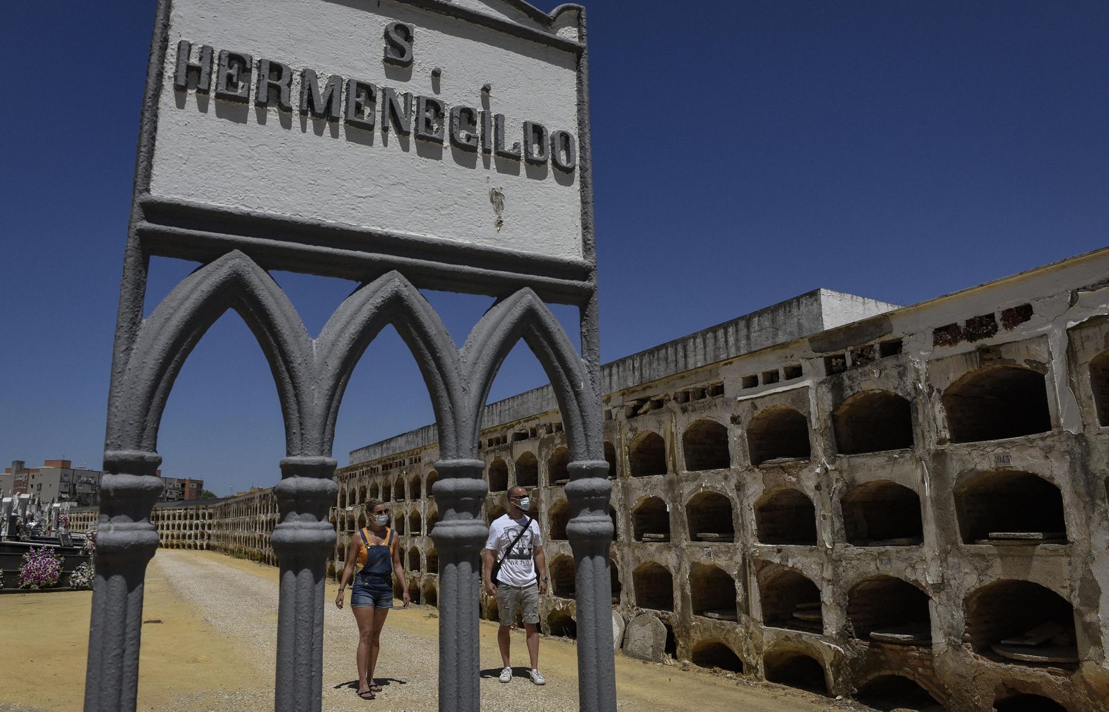 El grupo de nichos “San Hermenegildo”, uno de los más antiguos del cementerio de San Fernando, que será demolido este año.