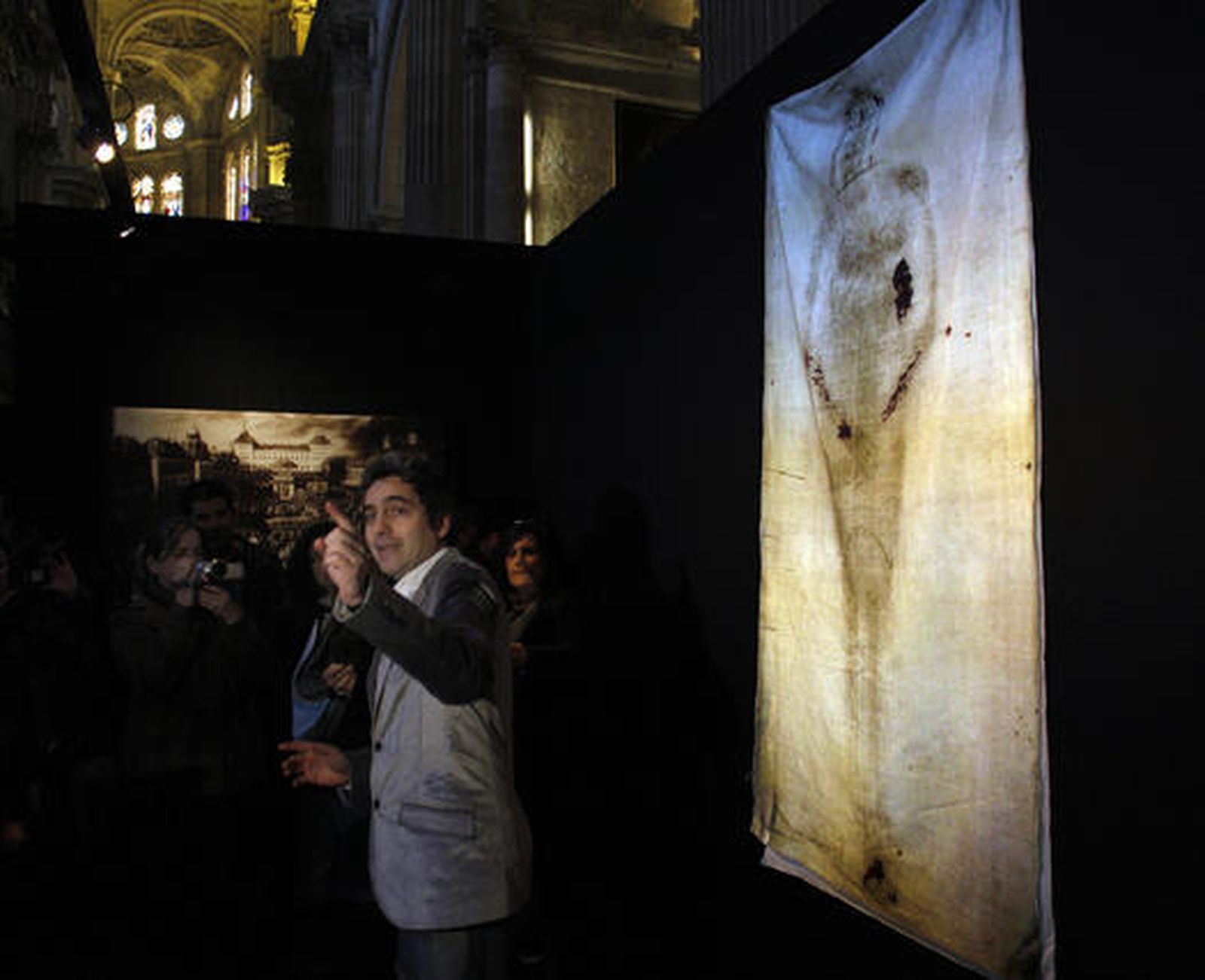 La exposición de la Sábana Santa podrá verse en la Catedral de Málaga hasta junio

Foto: Sergio Camacho