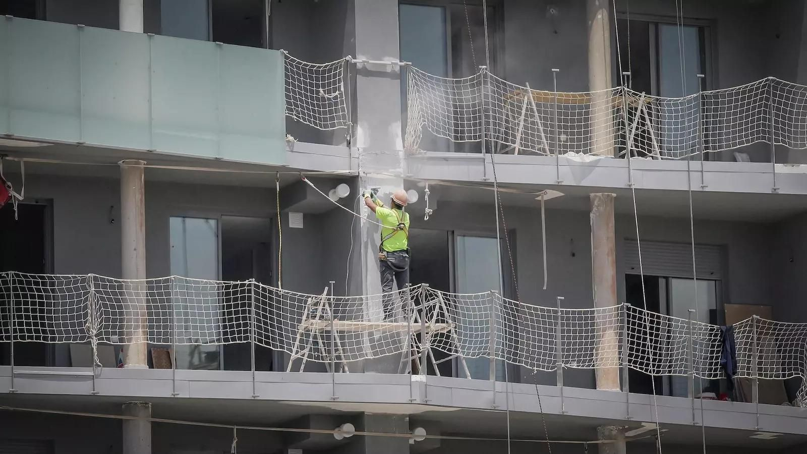 BBVA Research prevé un aumento de la inversión en vivienda, pero insuficiente para reducir su déficit.