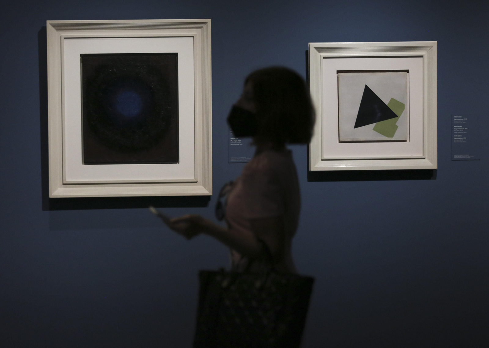 El Museo Ruso de Málaga estrena tres nuevas exposiciones, en fotos