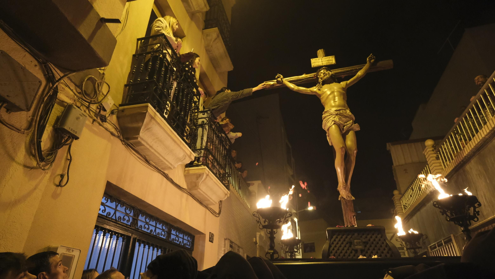 Procesión del Perdón en Almería, en imágenes