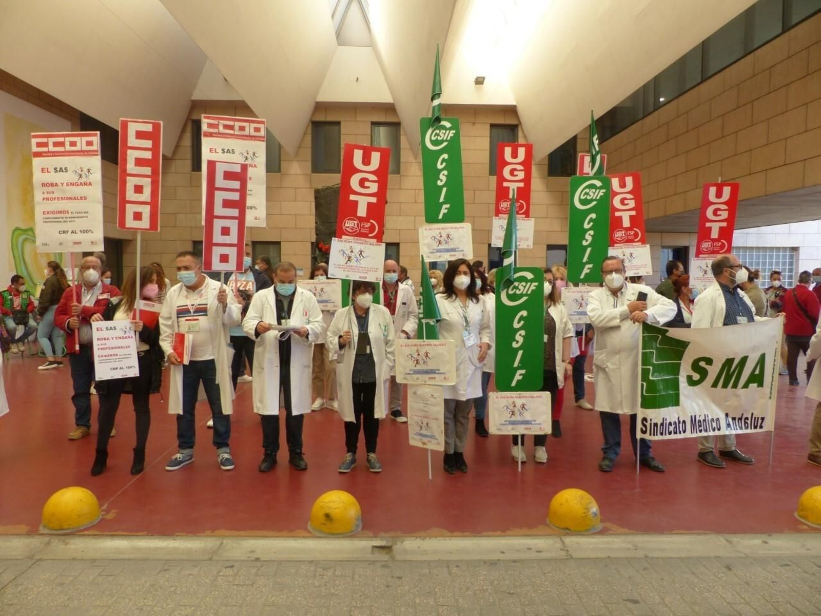 Concentración de sindicatos frente al Reina Sofía.