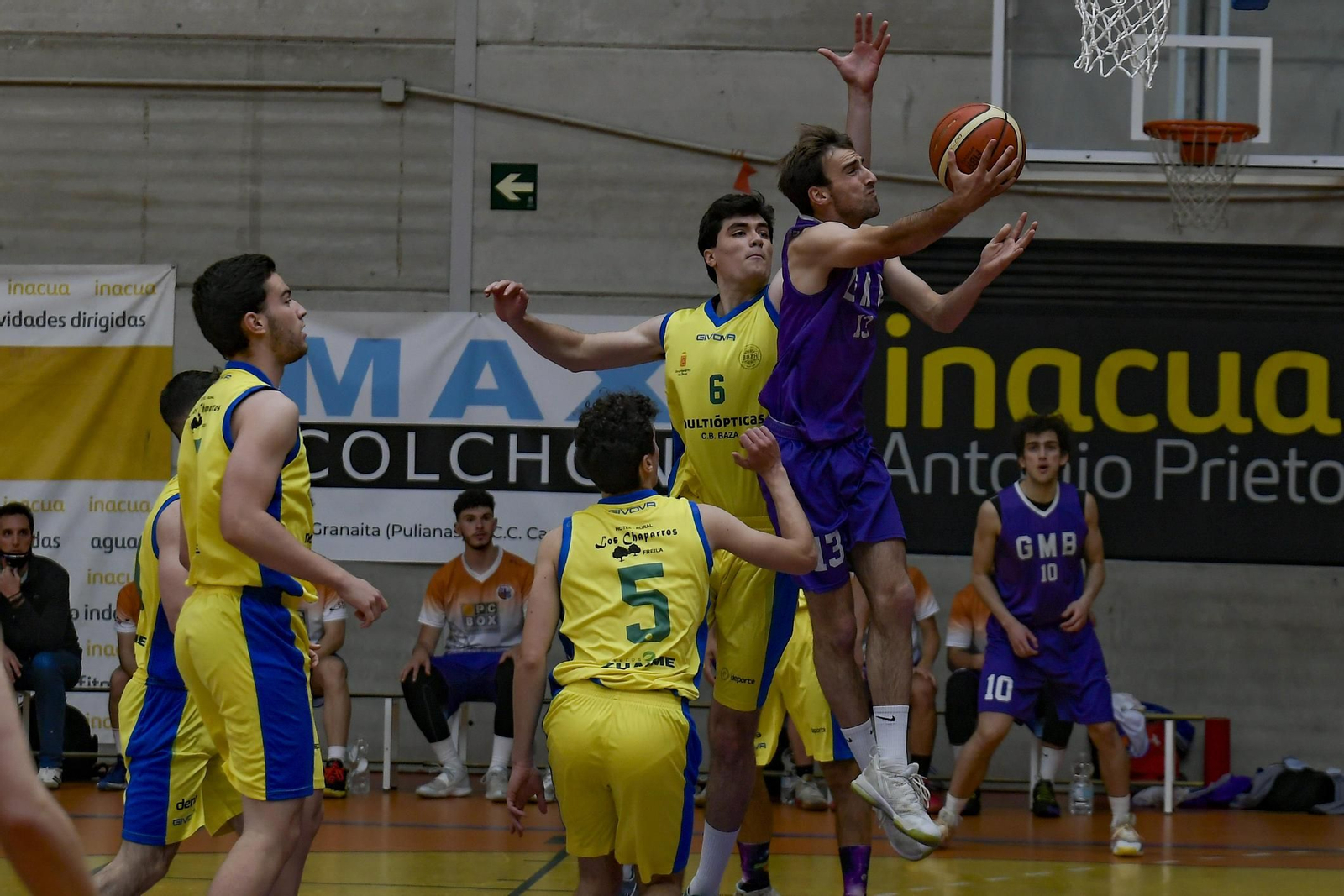 Acción del partido entre GMASB y Baza