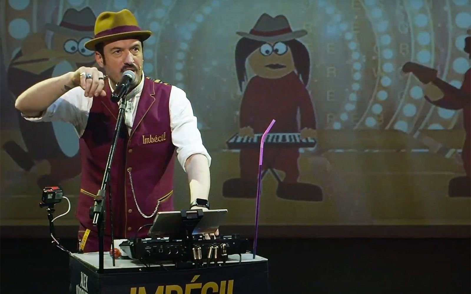 Álex O'Dogherty en 'Imbécil', su espectáculo para el domingo en La Cochera Cabaret.