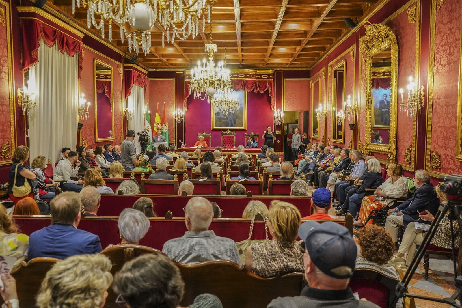 El Corpus se oficializa con el pregón de la mano de Juan Torres Fajardo 'Juan Habichuela'