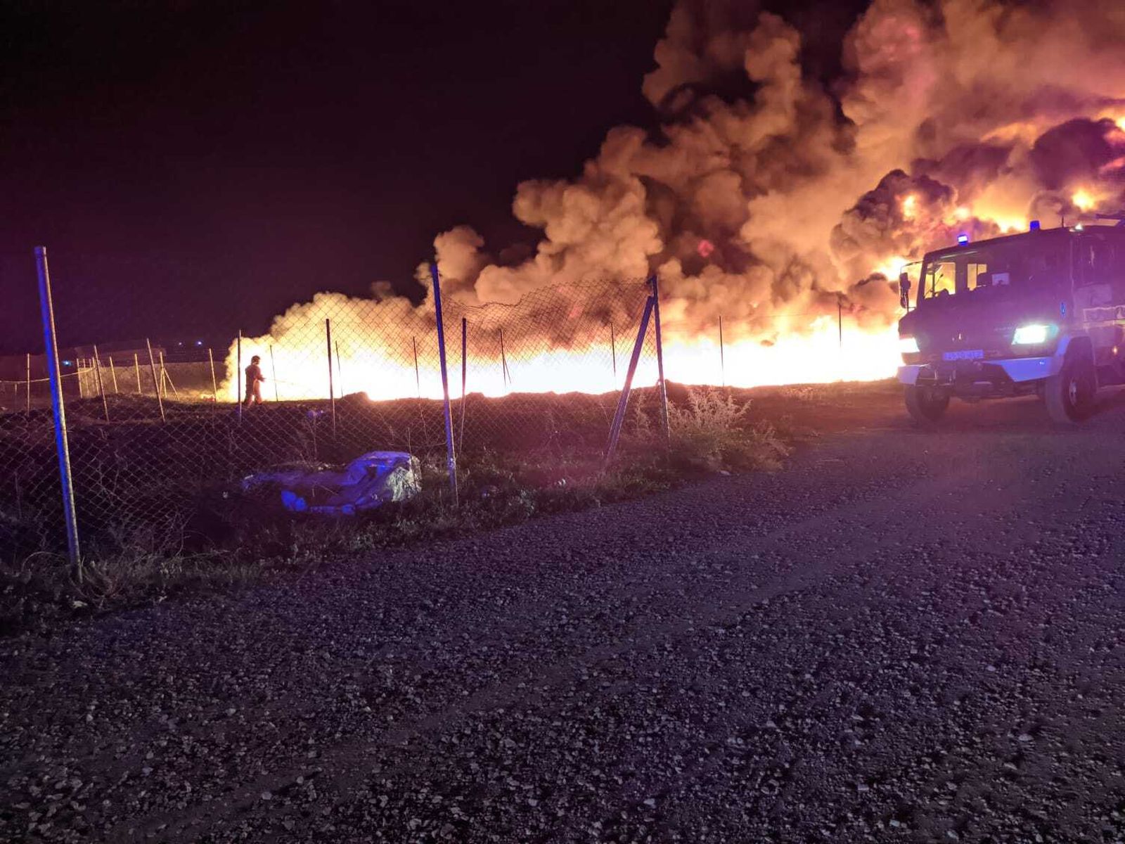 Imágenes del incendio en el Camino de la Romería de Cartaya