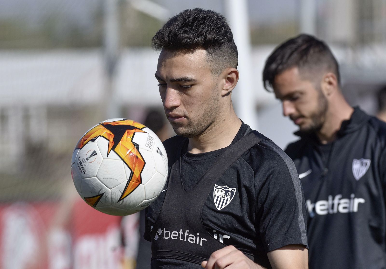 Munir, cuyo ingreso ha mejorado la prestación ofensiva, y Sarabia, en el entrenamiento.