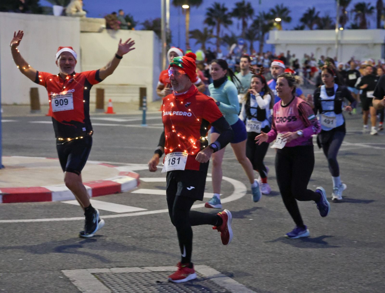 Las fotos de la San Silvestre del Real Club Mediterráneo en Málaga