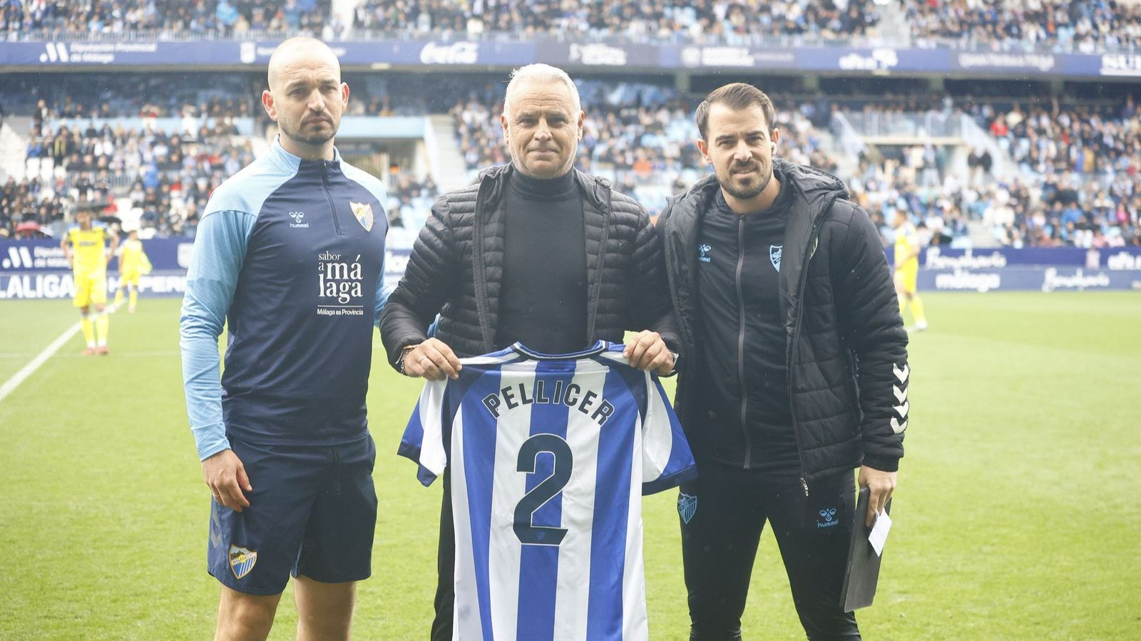 Sergio Pellicer con la camiseta de reconocimiento