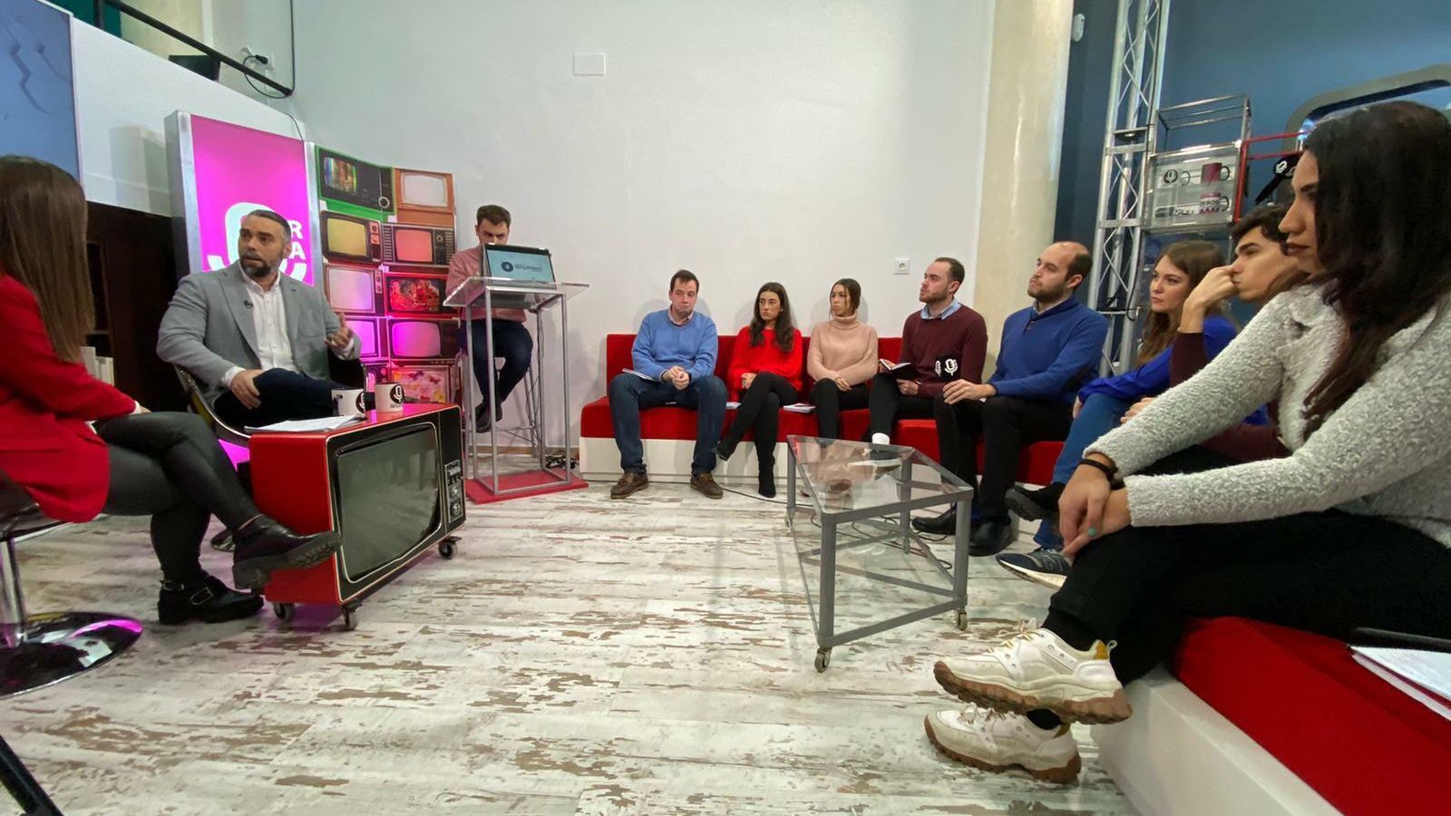 Sánchez, durante la entrevista con los alumnos de la ERA.