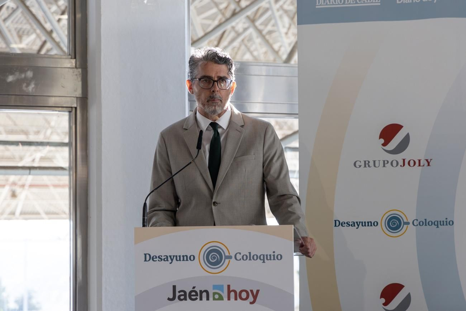 Desayuno, Coloquio "Redefiniendo el Rumbo: Jaén y su Nuevo Modelo de Ciudad"