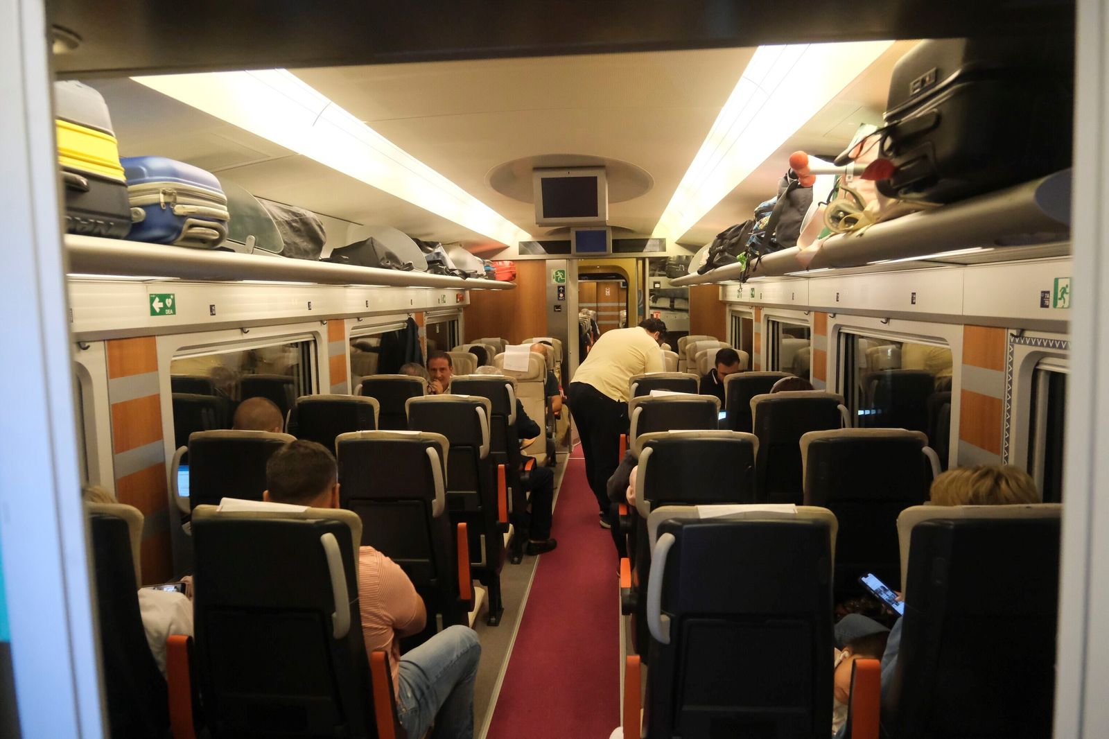 Los trenes Avlo comienzan a circular por Córdoba, en imágenes