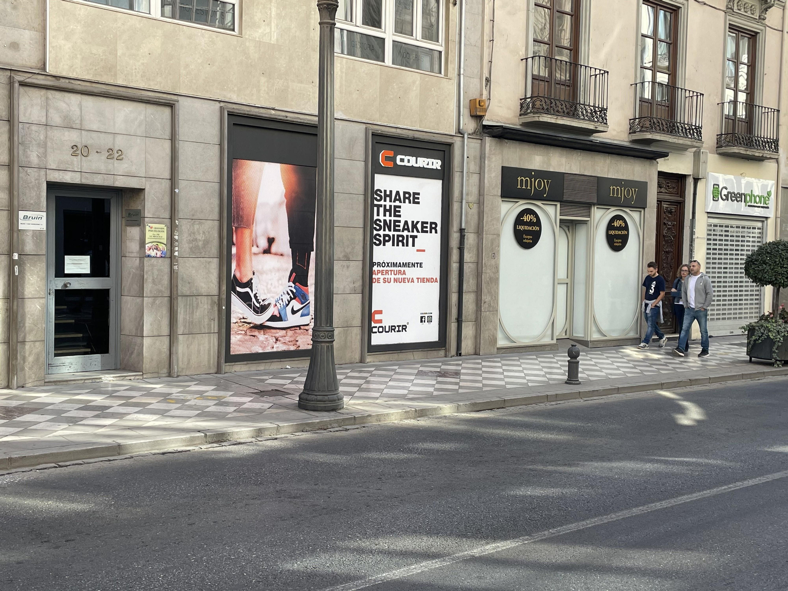 Llega una nueva tienda de moda al centro de Granada