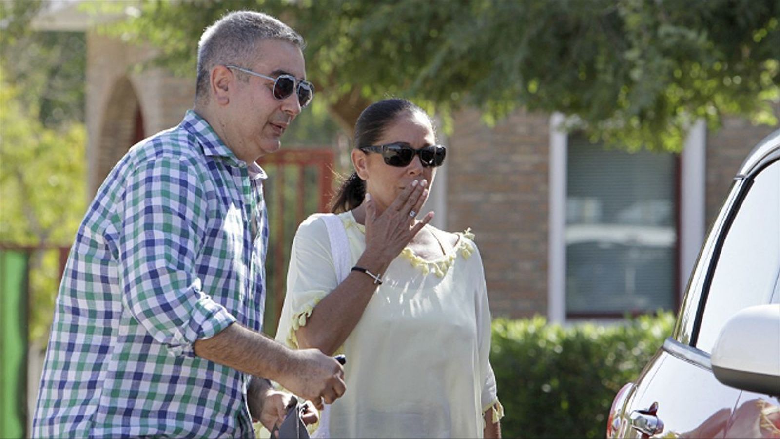 Isabel Pantoja con su hermano y manager, Agustín.