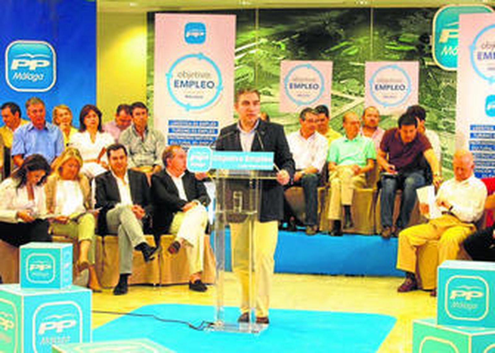 Elías Bendodo, ayer, en la unión intermunicipal del PP.