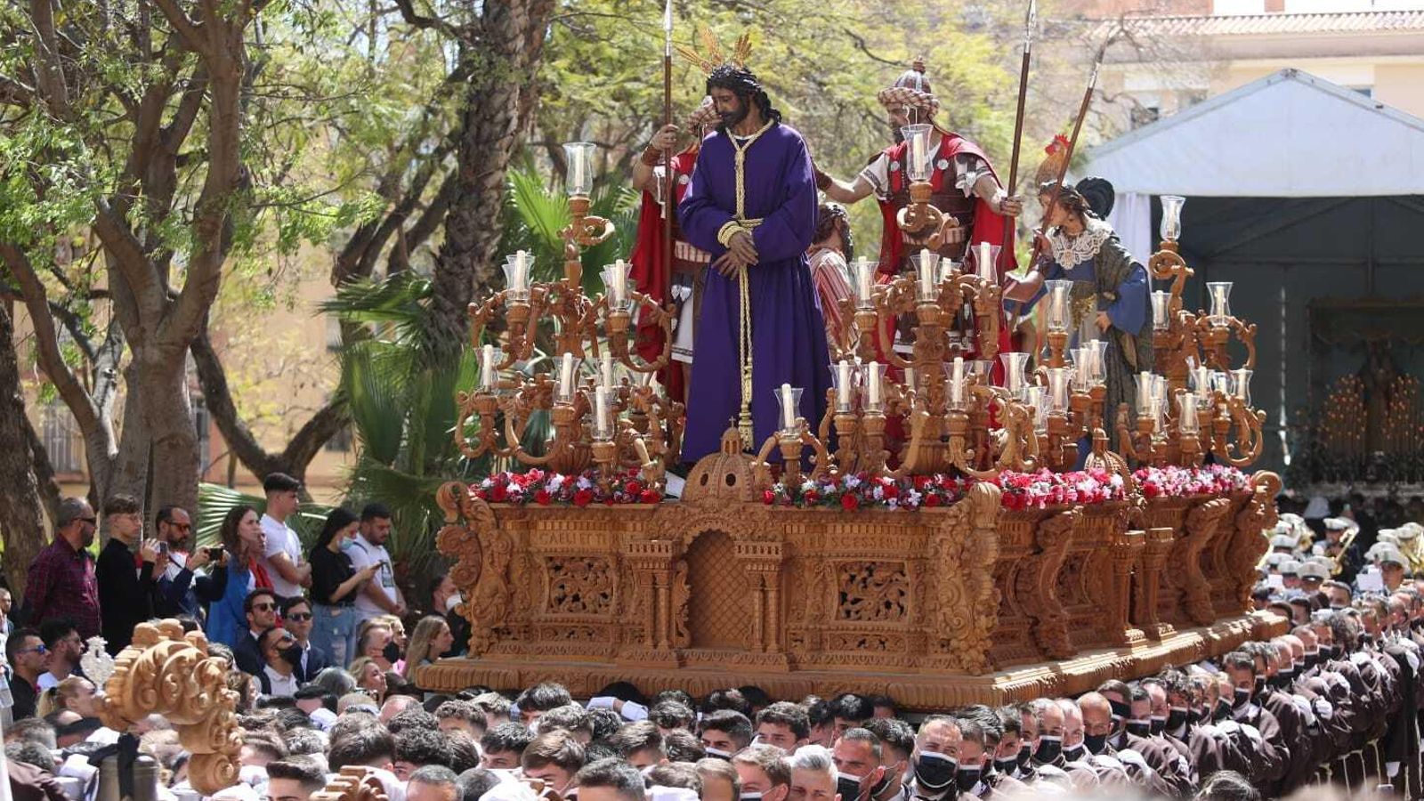 Salida de Nuestro Padre Jesús de la Soledad de la cofradía del Dulce Nombre. Salida de Nuestro Padre Jesús de la Soledad de la cofradía del Dulce Nombre.