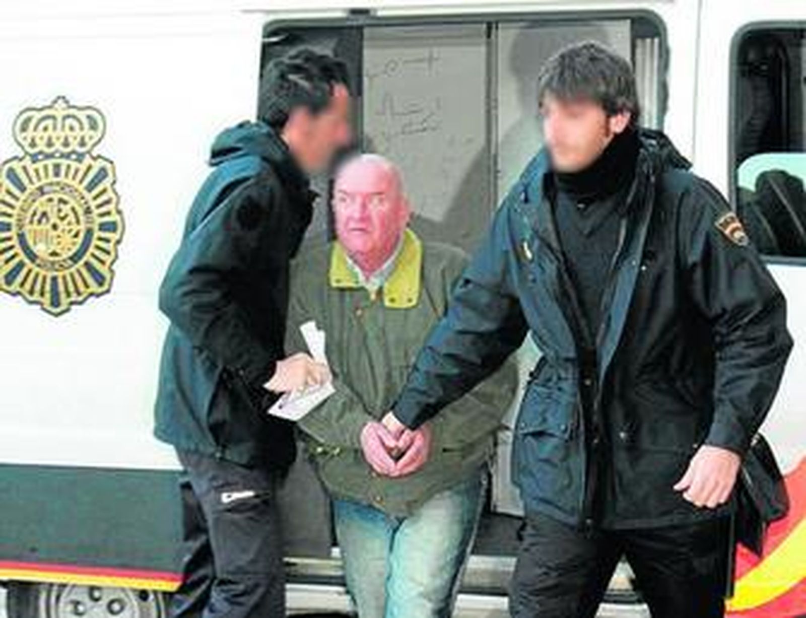 El acusado, de origen alemán, a su llegada a la Audiencia el primer día de juicio.