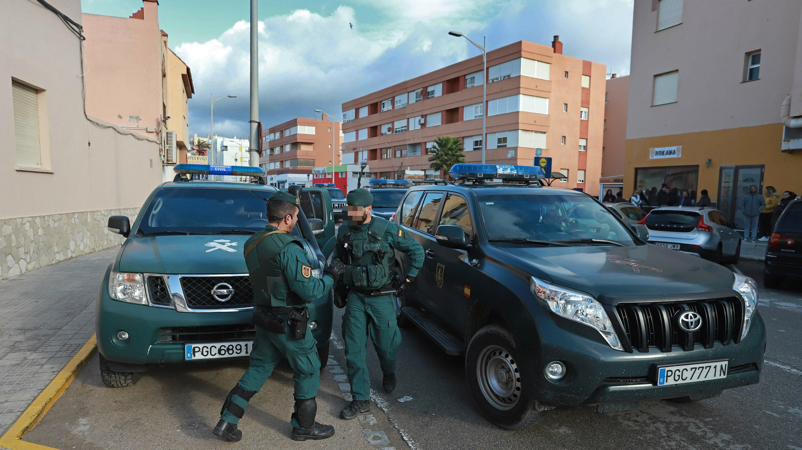 Registros de la Guardia Civil en Tarifa