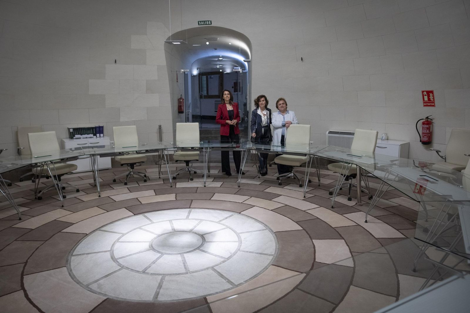 Visita de la presidenta del Consejo de Estado, Carmen Calvo, al Consultivo de Andalucía, junto con su máxima responsable, María Jesús Gallardo