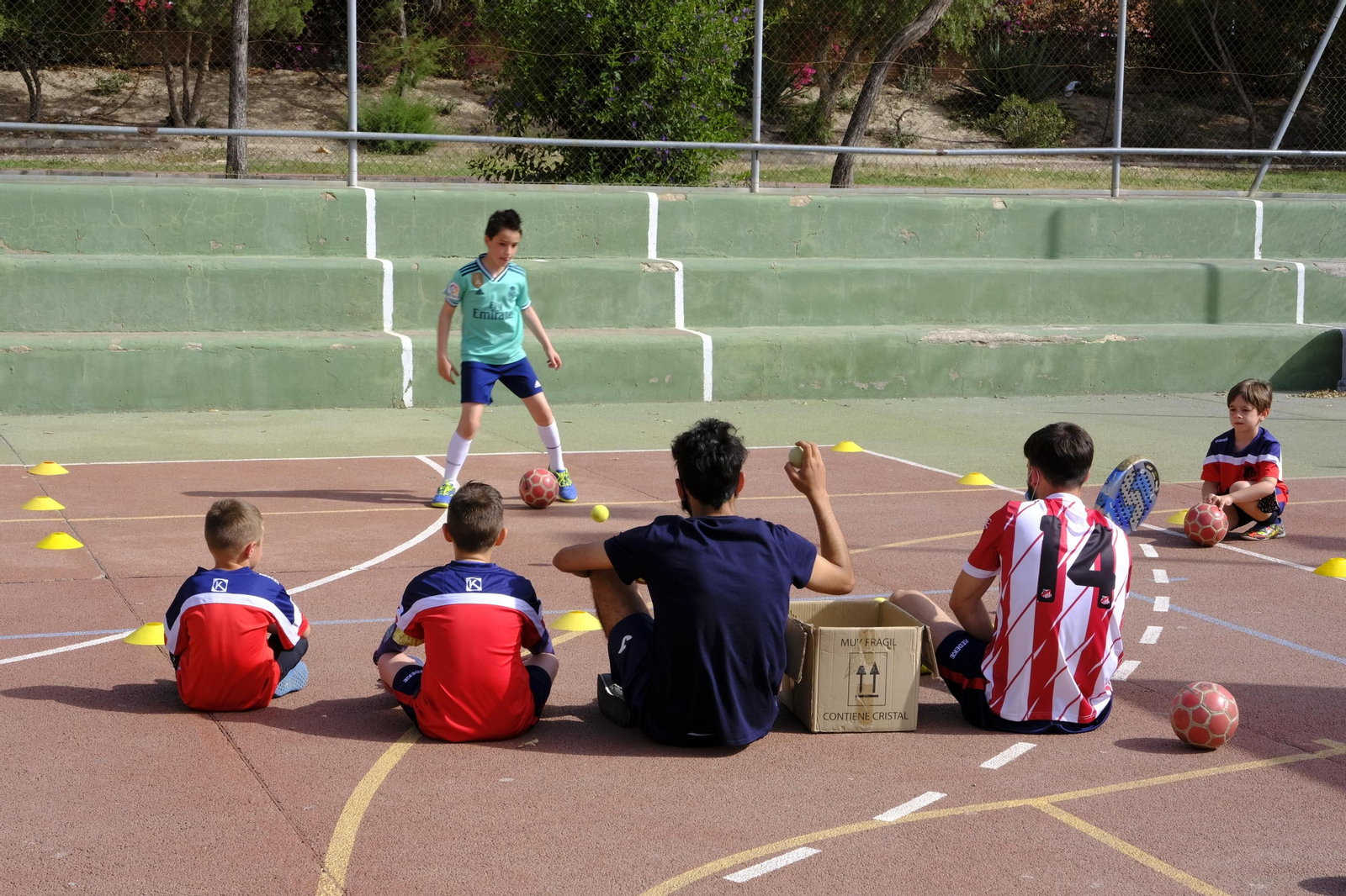 Fotogalería de los campus de Sporting Almería y Fútbol Indoor La Academia.