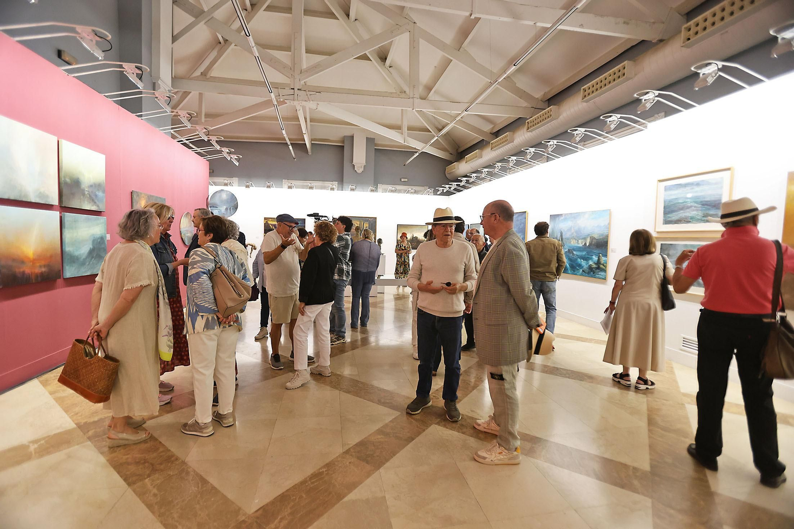 Imágenes de la inauguración de la muestra 'Camino de Perfección' del pintor Antonio Belmonte