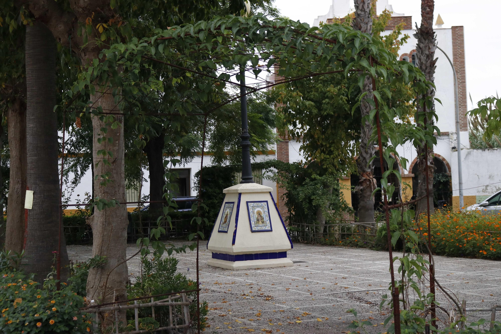 La plaza del Padre Arnáiz, en el barrio de La Colonia