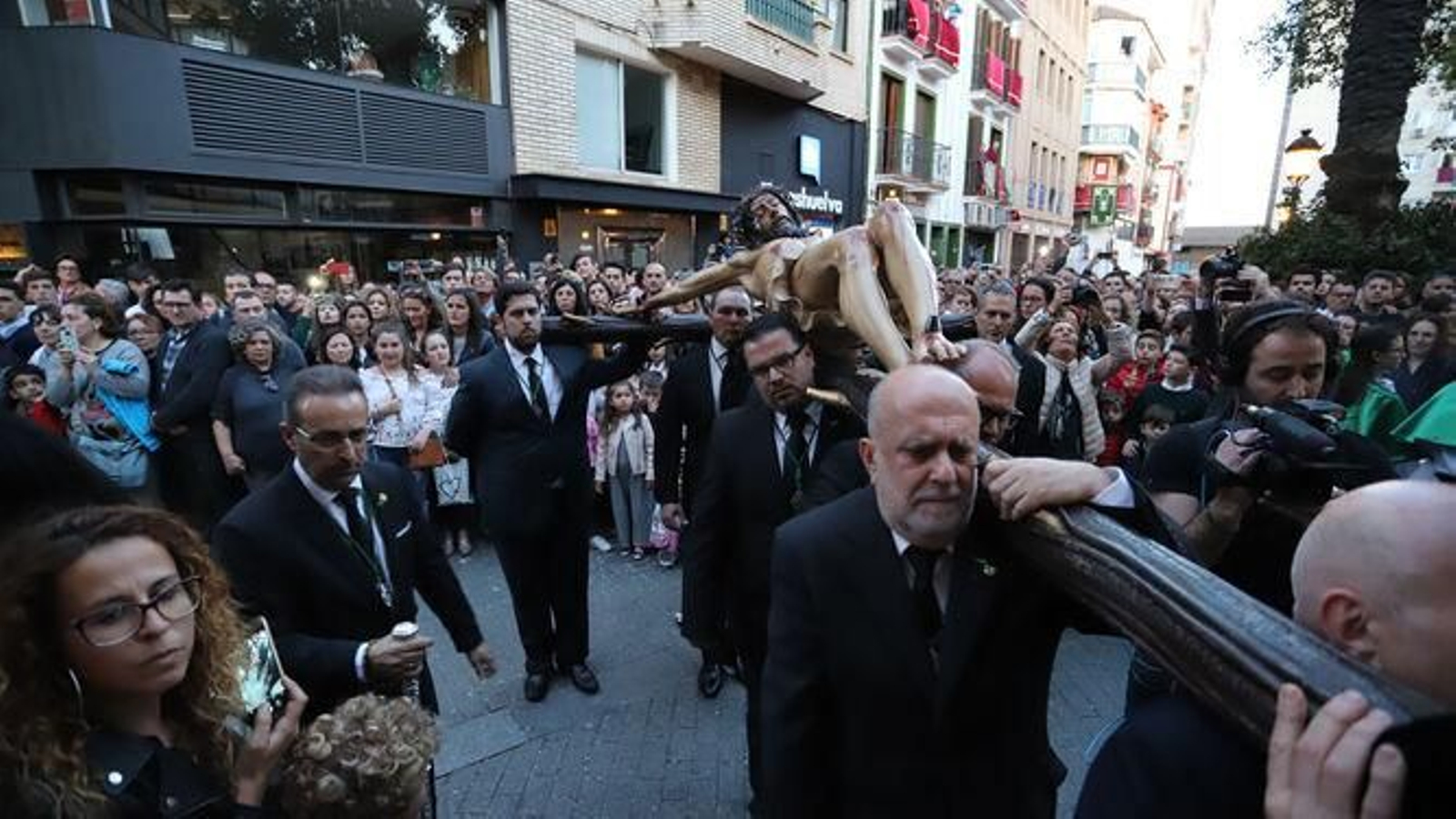Así fue la procesión del Cristo de la Vera+Cruz acompañado por la Legión en el año 2019