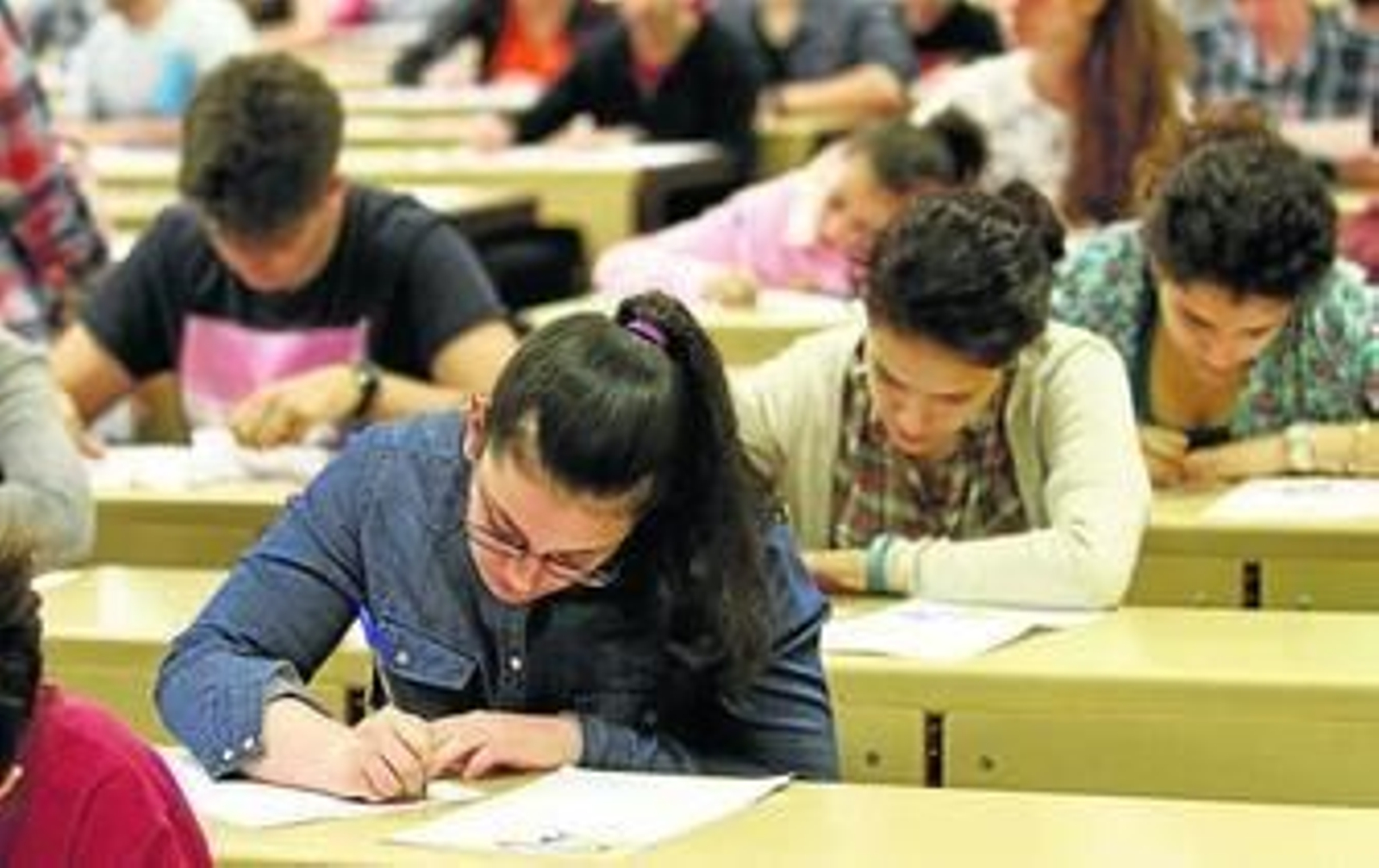 Estudiantes examinándose de las últimas pruebas de Selectividad.