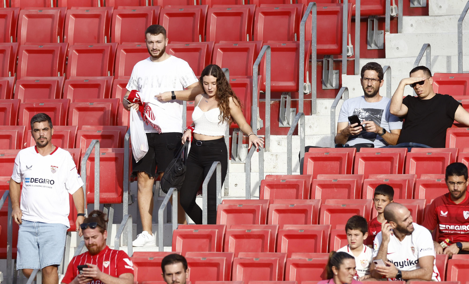 Búscate en las fotos del Sevilla-Valencia